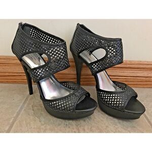 Simply Vera Vera Wang Black Platform Heels